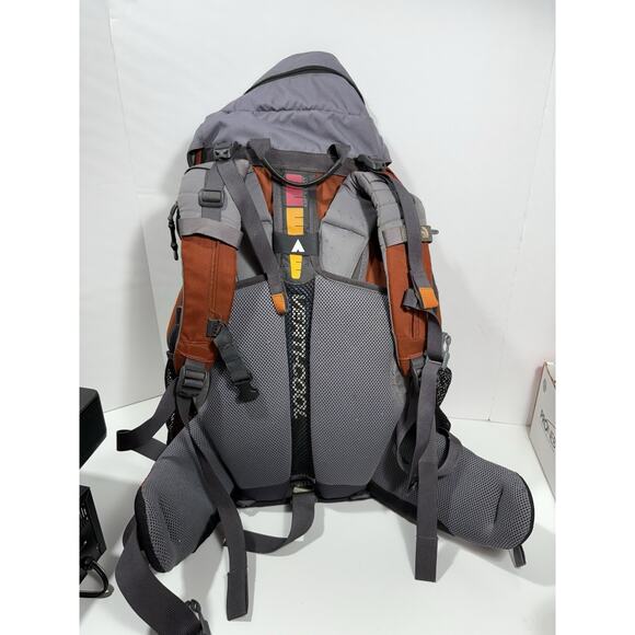The North Face Terra 55 Camping Trail Hiking Backpack Youth‎ - Orange Gray - Picture 4 of 13